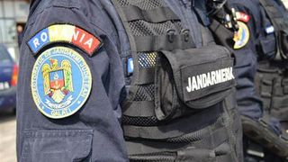 Scandal &icirc;n fața Catedralei din Constanța. Un călugăr a fost &icirc;ncătușat