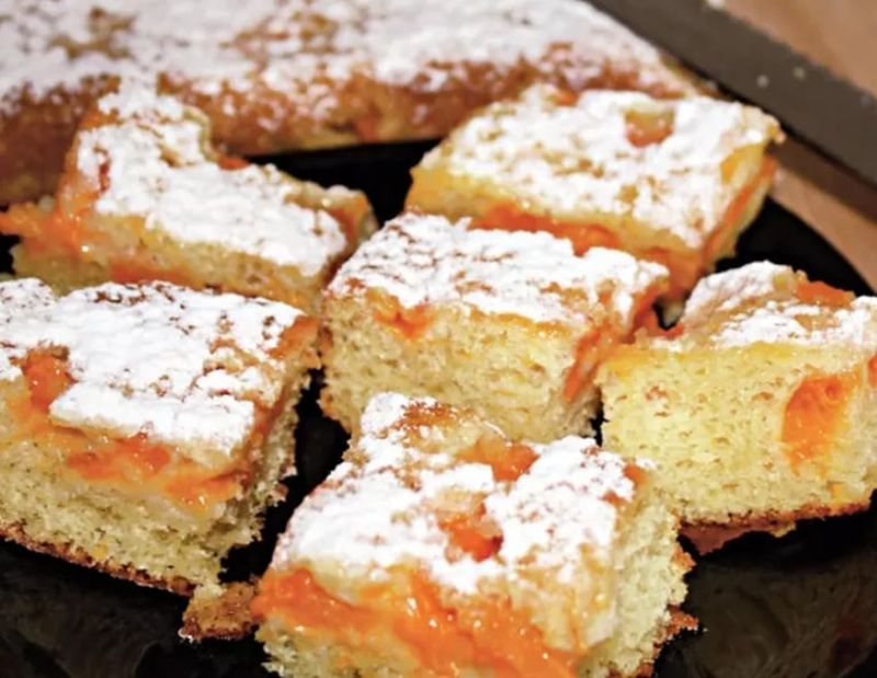 Prăjitură cu caise: O reţetă delicioasă de vară