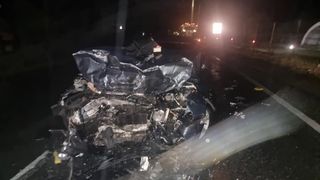 Angajat al MAI, accident cu audi-ul în Caraş-Severin. A intrat cu peste 100 de km/h într-un microbuz