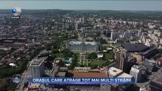 Orașul care atrage tot mai mulți străini