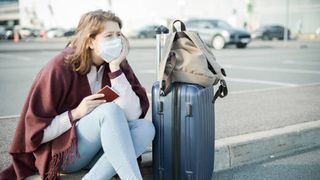 Vacanțele românilor, puse în pericol de valul 6 COVID. Ce restricții pregătesc autoritățile noul val al pandemiei