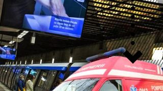 VIDEO - Gest extrem la metrou. O femeie s-a aruncat pe șine în stația Piața Victoriei