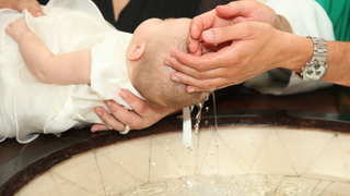 Cum alegi lumânarea de botez potrivită tematicii petrecerii? Idei în trend pentru băieți și fete