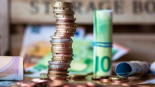 Curs valutar BNR azi, 12 iulie 2022. Cum evoluează euro şi dolarul american?