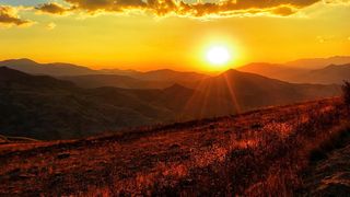 ANM anunță temperaturi greu de suportat. O "cupolă de foc" ajunge în România