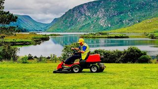 Îngrijește-ți cu ușurință grădina, indiferent de anotimp