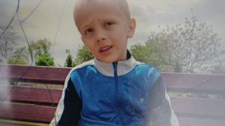 Alertă în Botoșani! Eduard, un băiețel de 6 ani, a fost găsit la un kilometru de casă