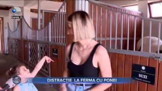 Distracție la ferma cu ponei