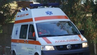  Două femei au fost spulberate de o mașină pe o trecere de pietoni