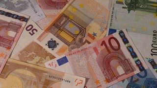 Curs valutar BNR azi, 19 iulie 2022. Evoluția monedei euro și a dolarului