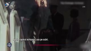 Este stewardesă de peste 60 de ani