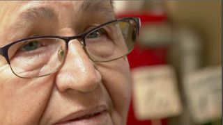 VIDEO | Românii sunt tot mai îngenuncheați din cauza scumpirilor: „Am plâns! De multe ori plâng că pensia mea e mică...”