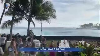 Nuntă luată de val