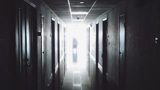 Prima pacientă supusă unui transplant pulmonar în pandemie a murit. Aceasta ar fi încetat să mai ia tratament