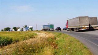 Restricții de circulație, sâmbătă și duminică, pentru mașinile mari, în mai multe județe din țară