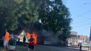 Un autobuz a luat foc într-o stație din Ploiești