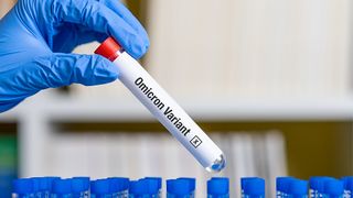 Oamenii de știință, noi detalii despre varianta Omicron