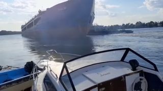 Incident naval suspect pe Dunăre. Un vapor a început să plutească în derivă şi a ajuns pe malul românesc