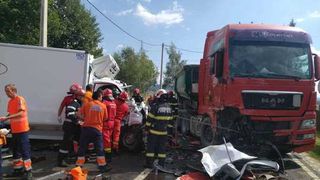 Accident rutier grav în Harghita: Două persoane au rămas încarcerate 
