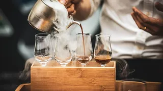 VIDEO - Criza forței de muncă i-a făcut pe patronii din HORECA să angajeze lucrători asiatici