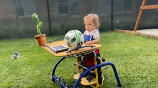 Putem fi și noi împreună pentru Victor, un băiețel diagnosticat cu amiotrofie musculară spinală.  Ajută și tu!