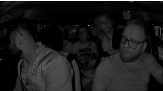 VIDEO | Momentul în care o grupare de hoți încearcă să fure încasările unui taximetrist din Cluj-Napoca: „Atenție, colegi, unde vă țineți încasările.”