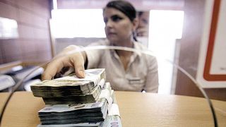 Am&acirc;narea ratelor la credite pentru maxim 9 luni intră &icirc;n vigoare