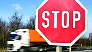 Restricţii de circulaţie în 15 judeţe, din cauza caniculei