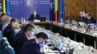 Guvernul recomandă purtarea măștii în interior. Premierul şi miniştrii au purtat mască de protecţie la ultima şedinţă de Guvern