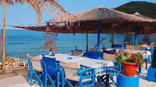 &Icirc;nt&acirc;mplarea unei familii, cu trei copii, care a mers &icirc;n vacanță &icirc;n Grecia. Mama cere ajutor disperat