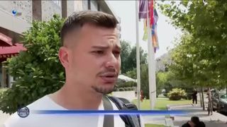 Curieri agresați de clienți