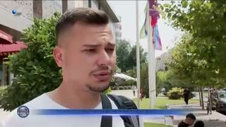 Curier snopit &icirc;n bătaie de client