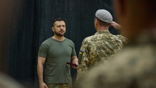 Președintele Zelenski acuză Rusia de noi crime de război