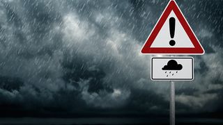 Alertă ANM: Cod portocaliu de ploi și vijelii