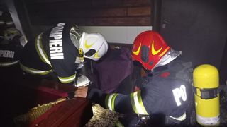  Zeci de copii au avut nevoie de îngrijiri medicale, în urma unui incendiu la o pensiune din Vâlcea