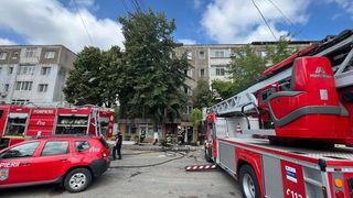 Incendiu la un apartament din Tulcea. Doi copii au fost evacuaţi cu autoscara