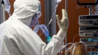 Trei spitale militare își redeschid secțiile de covid