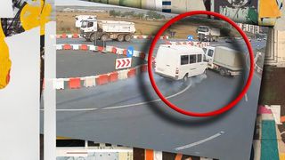 VIDEO - Accident cu 10 victime în județul Iași, după ciocnirea dintre un microbuz și o camionetă (VIDEO)