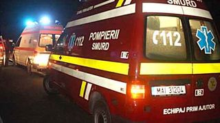  O fată de 17 ani s-a trezit în timpul nopții și s-a aruncat de la etaj