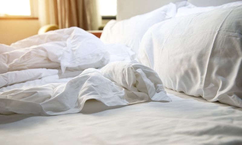 lenjeria de pat miroase urat