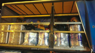 Imigranţi ascunţi &icirc;n camion