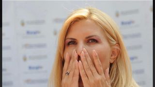 Emoții pentru Elena Udrea. Blondina a fost vizitată de fiica sa în penitenciar