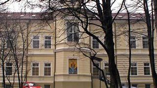 Un bărbat s-a ales cu arsuri de gradul 2 și 3 după ce cămașa i-a luat foc