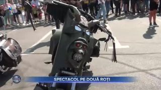 Spectacol pe două roți
