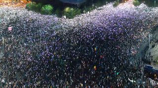În ce stadiu se află Dosarul 10 august. În urmă cu 4 ani peste 100.000 de români au fost alungați din Piața Victoriei cu gaze lacrimogene și tunuri cu apă