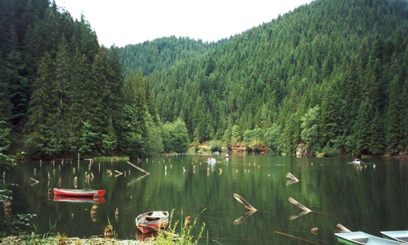 7 lacuri superbe din România. Atrag turiștii ca un magnet