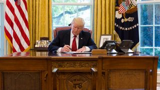 Donald Trump susține că este victima unei persecuții politice. Fostul politician se teme că FBI ar fi ''plasat'' probe în timpul percheziţiei de la Mar-a-Lago