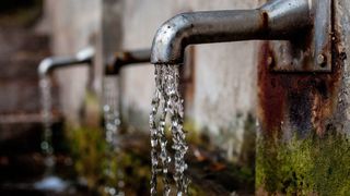 1000 de f&acirc;nt&acirc;ni cu apă potabilă vor fi instalate &icirc;n Germania