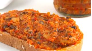 Reţetă zacuscă de ciuperci: Cum se prepară?