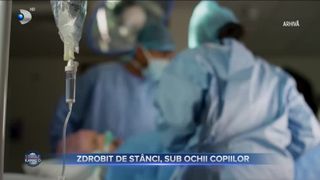 Zdrobit de st&acirc;nci, sub ochii copiilor